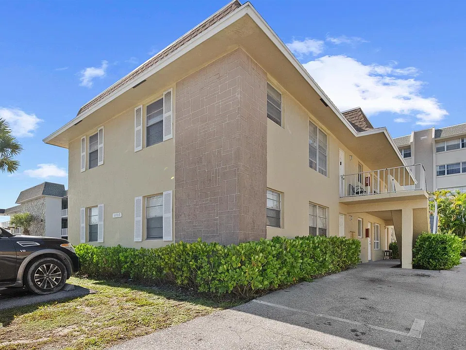 2707 Vandiver Dr