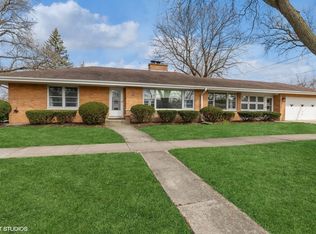 901 Goodwin Dr, Park Ridge, IL 60068