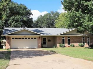 1314 S Rodgers Dr, Graham, TX 76450