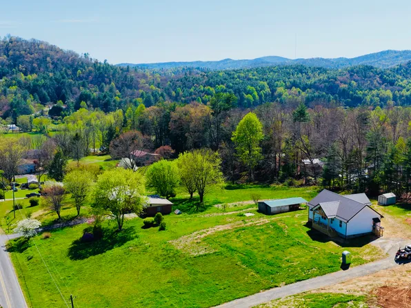 (undisclosed Address), Penrose, NC 28766