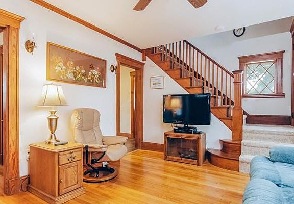 4th image of 48 Essex St