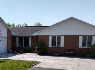 17283 N Hummingbird Ln, Marshall, IL 62441