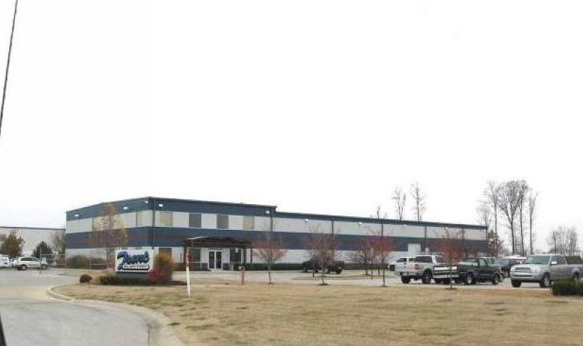 1st image of 2551 Commercial Dr