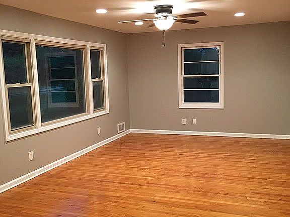 LR w/Original Hardwood