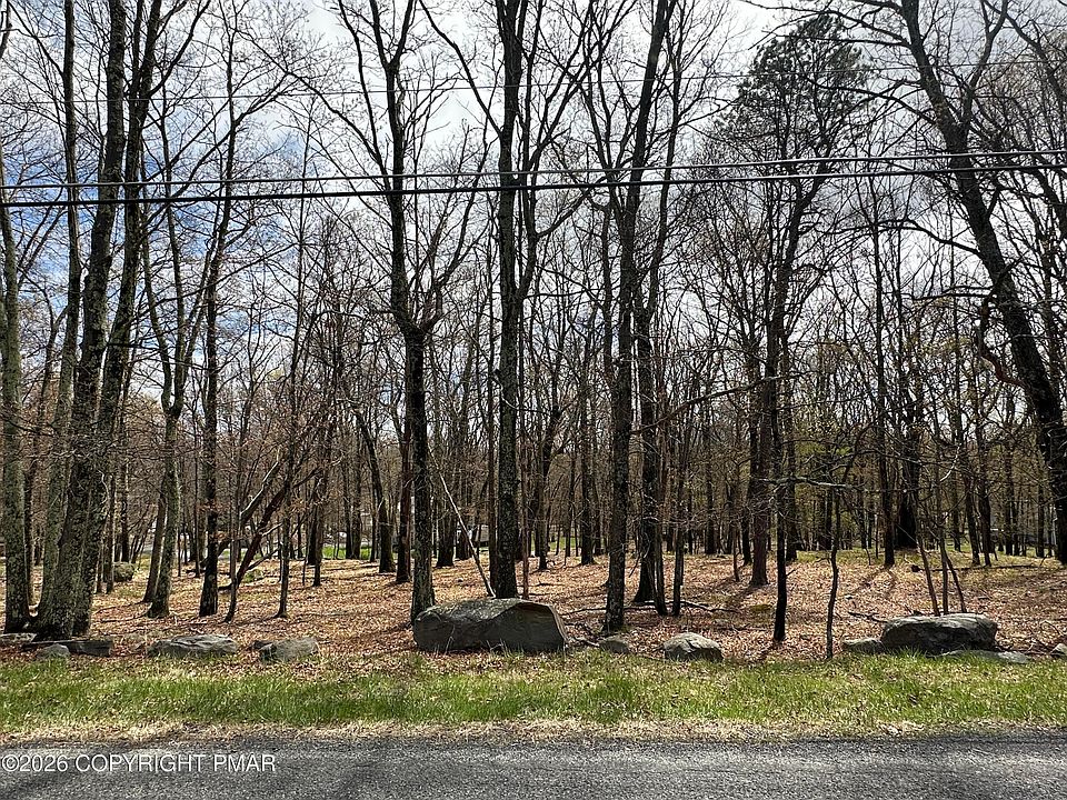 1st image of 28 Pine Ridge Dr