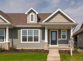 668 Hillcrest Dr, Waunakee, WI 53597