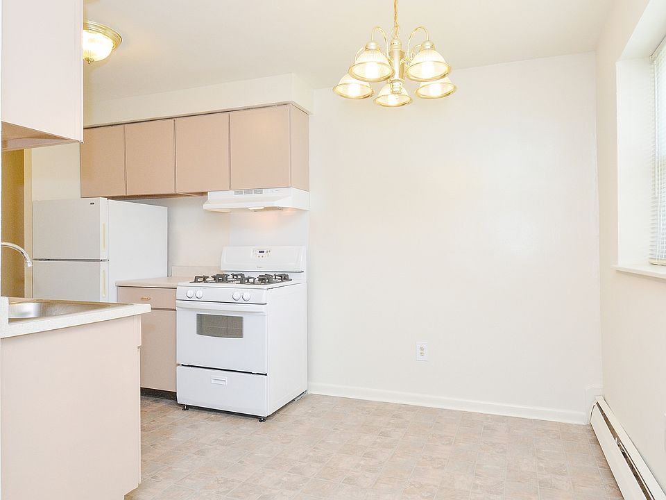Sample Dining Room/Kitchen