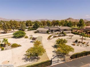 15267 Pocahontas Rd, Apple Valley, CA 92307
