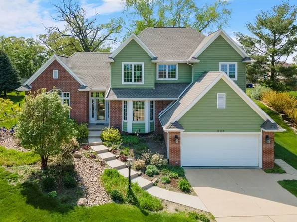 3111 Falcon Ct NE, Cedar Rapids, IA 52402
