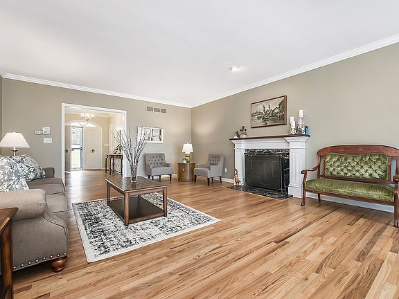 2nd image of 120 Chapel Hill Dr
