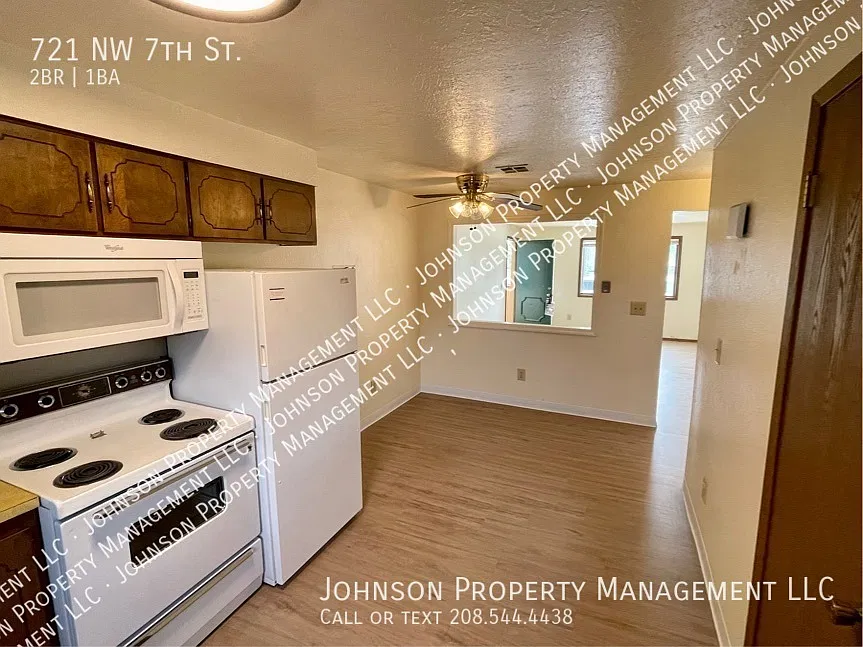 Spacious 2 Bedroom Apartment with w/d hookups in Prime Meridian Location. — Photo 4