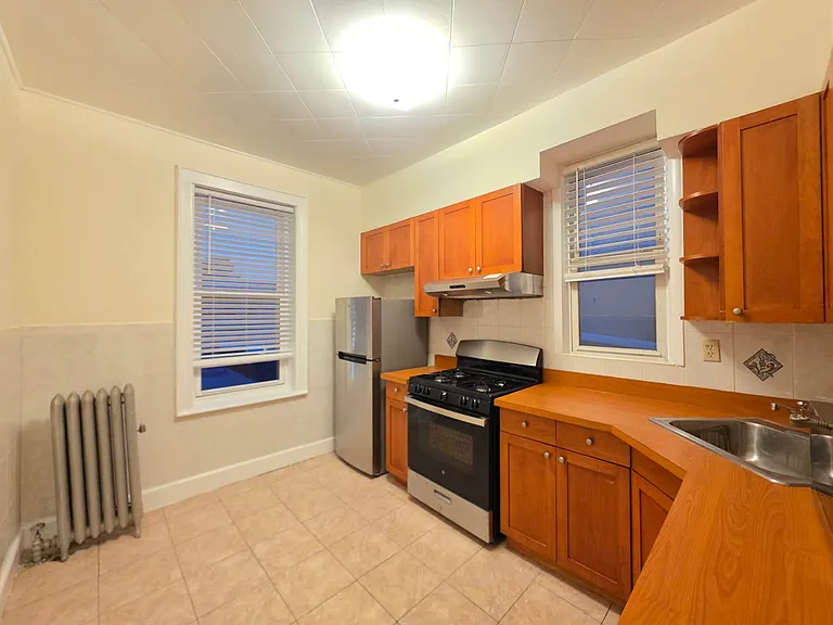 2154 60th St #2R — Photo 4