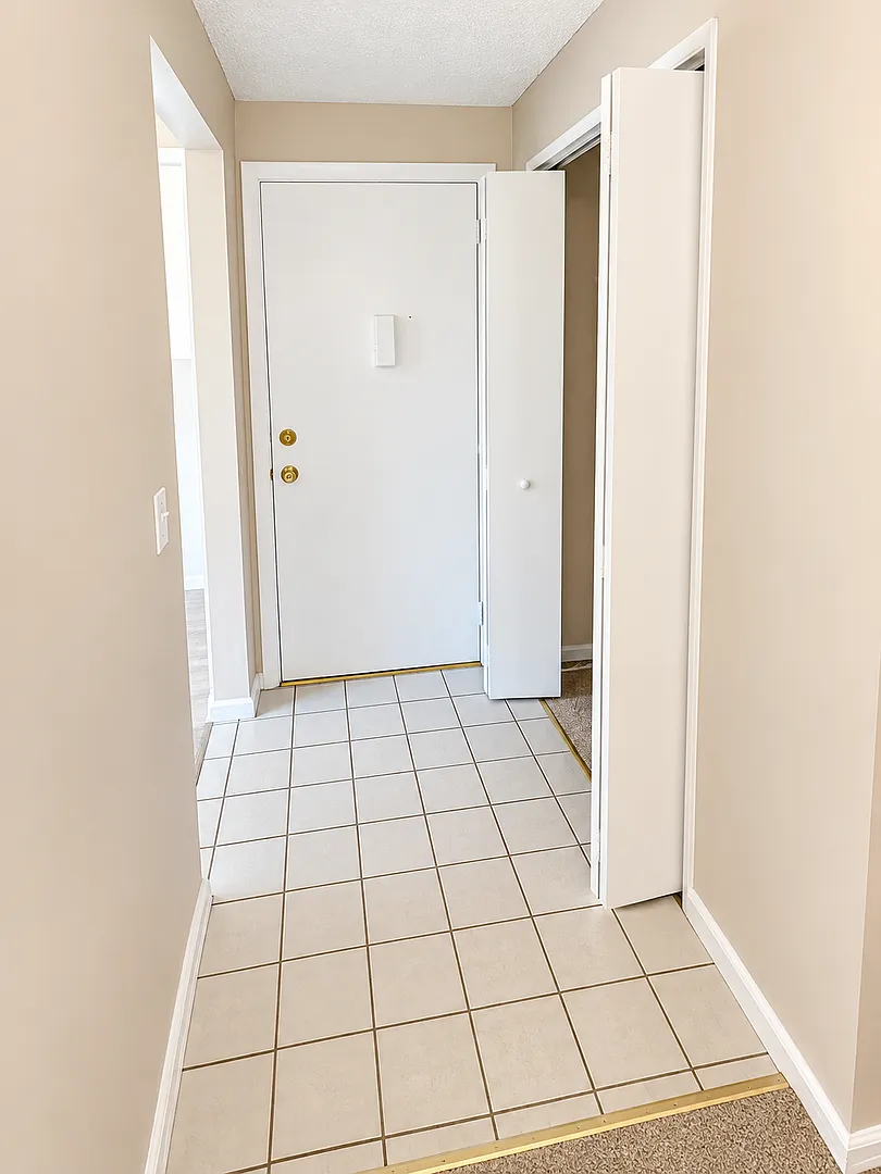 Woodmere Place — Photo 3