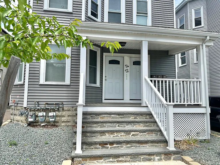 14 Vermont Ave #3 — Photo 2