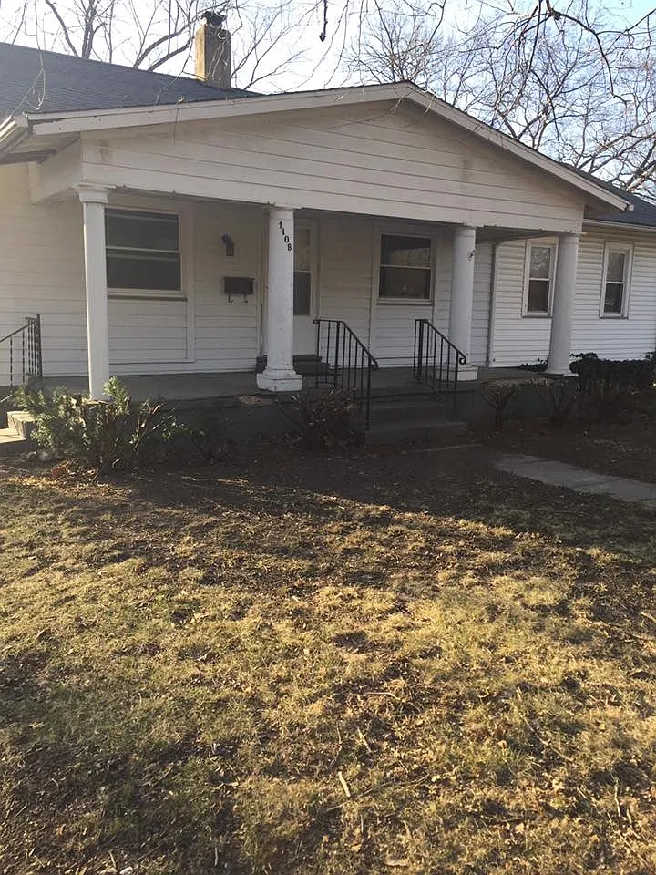 1108 N Market St photo 1
