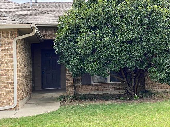 3rd image of 11304 NW 102nd St