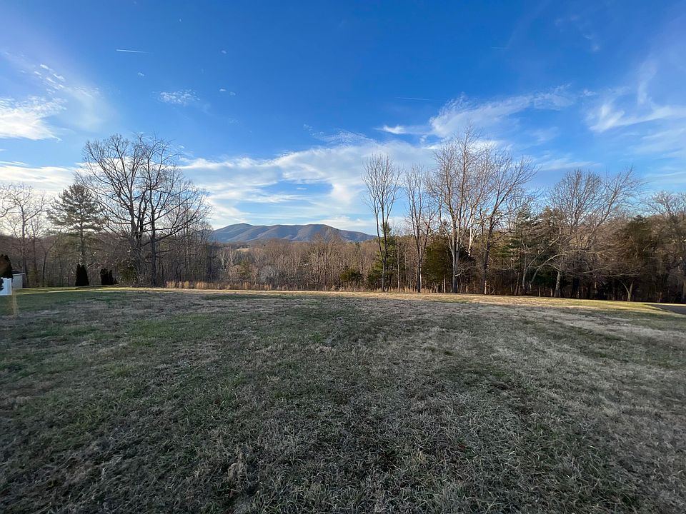 1st image of 17 Hay Field Dr