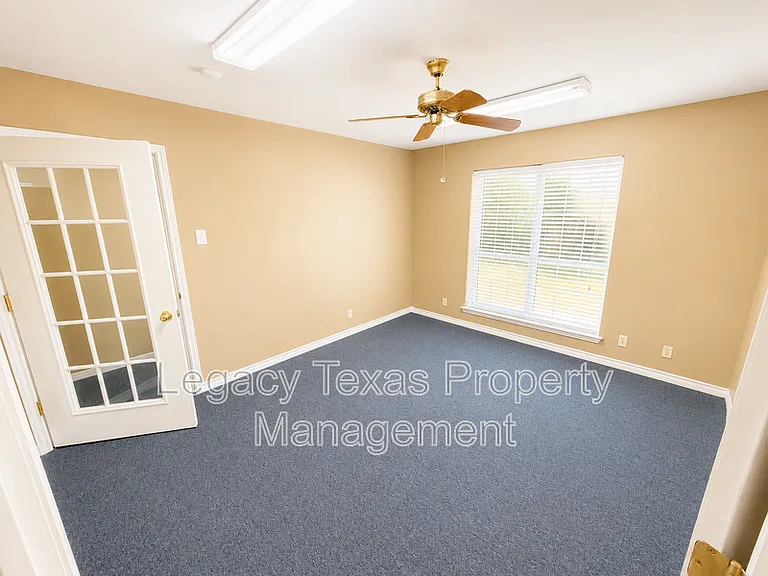 508 N Crowley Rd — Photo 18