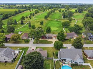 578 N Angela Dr, Fostoria, OH 44830
