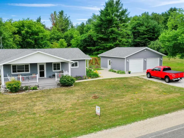 1031 S County Road 442, Cooks, MI 49817