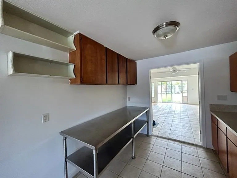 655 N Kainalu Dr — Photo 3