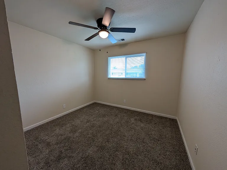 1992 Scenic Cir — Photo 12
