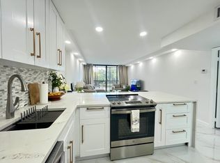 3101 N Country Club Dr #46, Miami, FL 33180