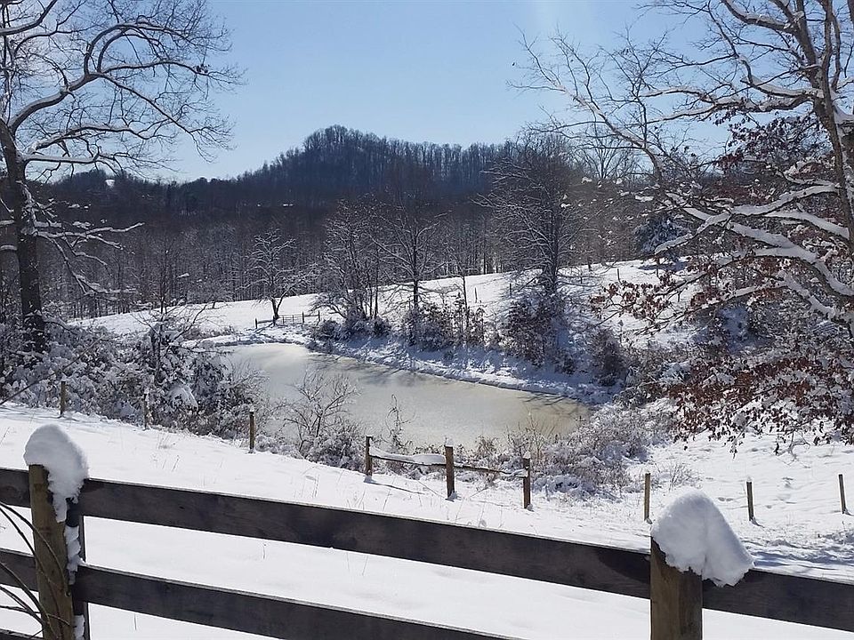 2nd image of 270 Valley Rd