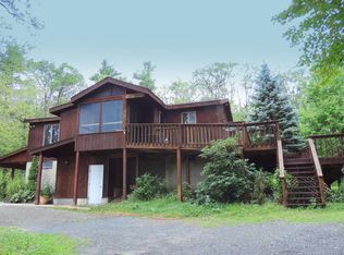 126 Kleinhans Rd, Hawley, PA 18428