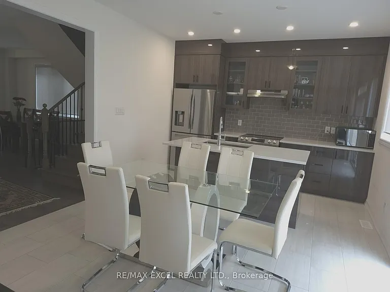 42 Simona Ave — Photo 7