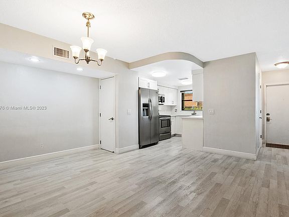 5th image of 2123 N 14th Ave #0