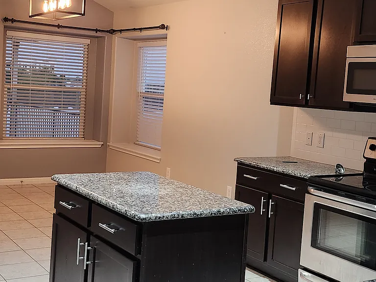 18519 Bandelier Dr — Photo 13