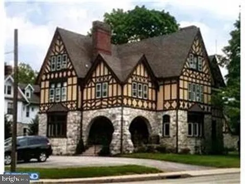 25 Montrose Ave Photo 1