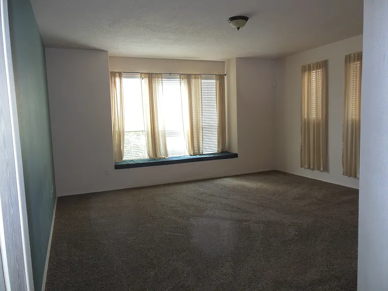 1640 Arbolera Loop SE — Photo 11