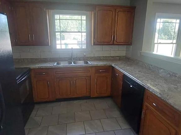 5th image of 433 Woodale Dr