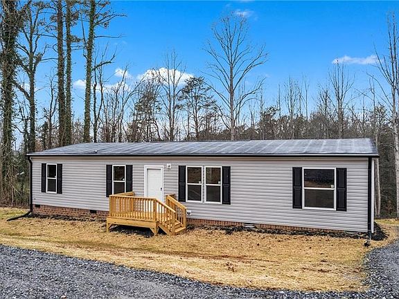 4th image of 2113 Green Haven Ct