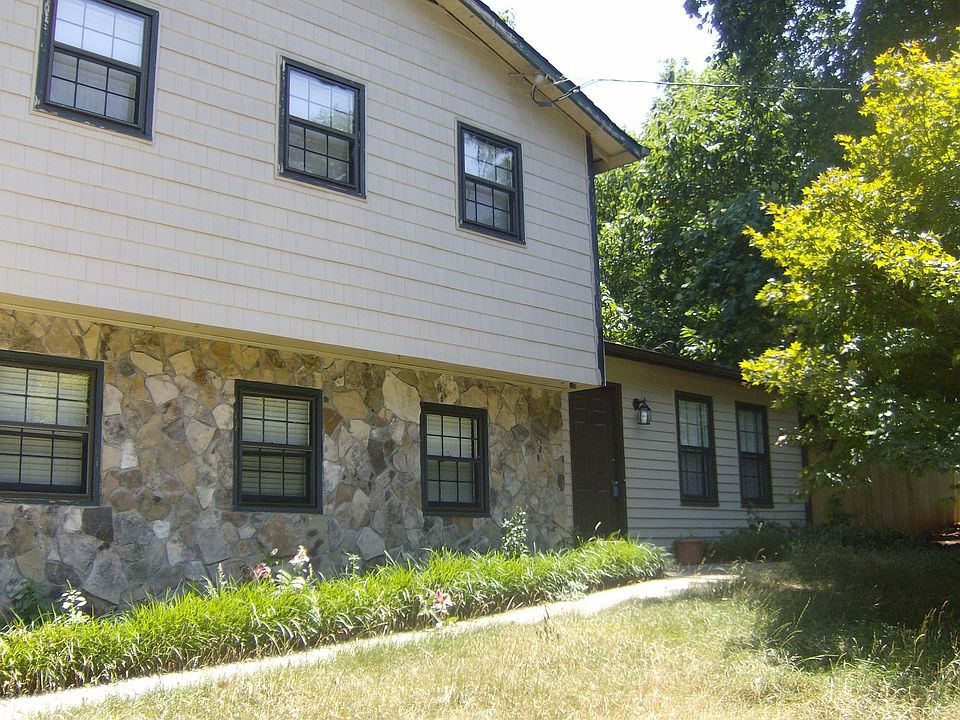 1st image of 3020 Winn Dr