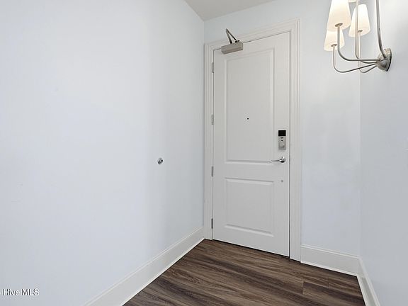 2nd image of 400 W North Street #810