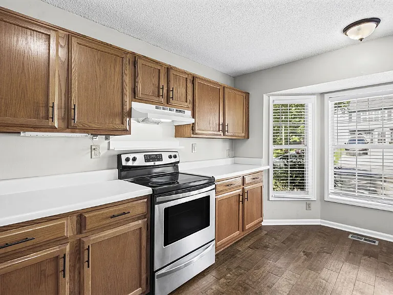 5180 Laurel Bridge Ct SE — Photo 17