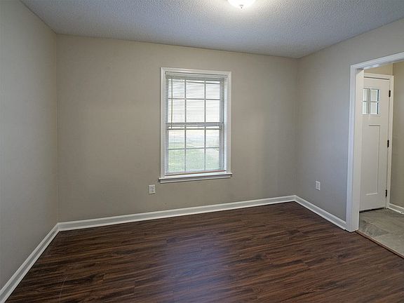 4th image of 6731 Starkenburg Ln