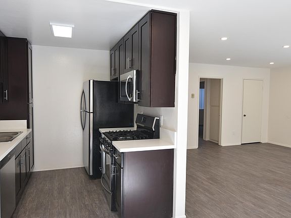 4th image of 1532 Granville Ave APT 103