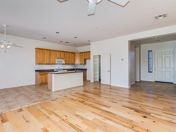 4th image of 3657 E Oxford Ln