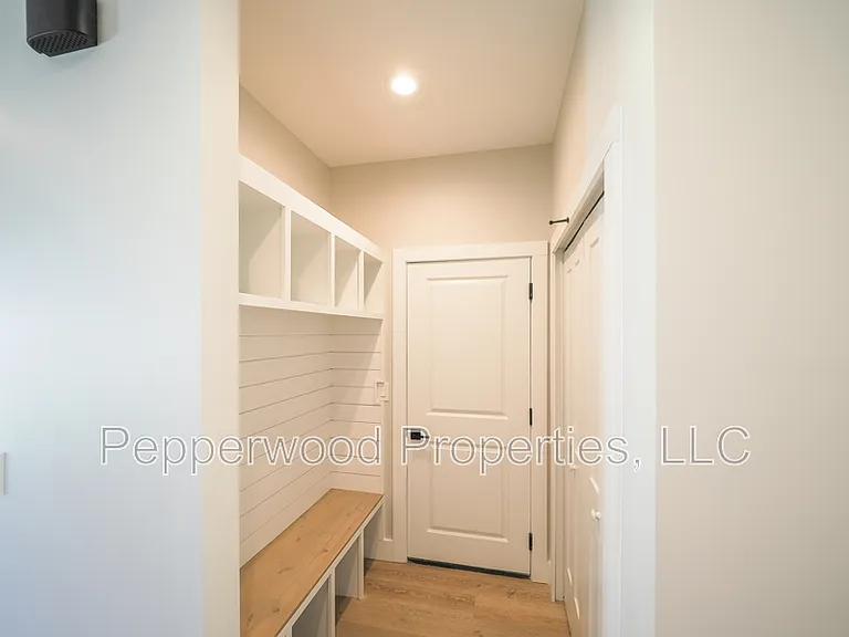 933 Ansel St — Photo 17