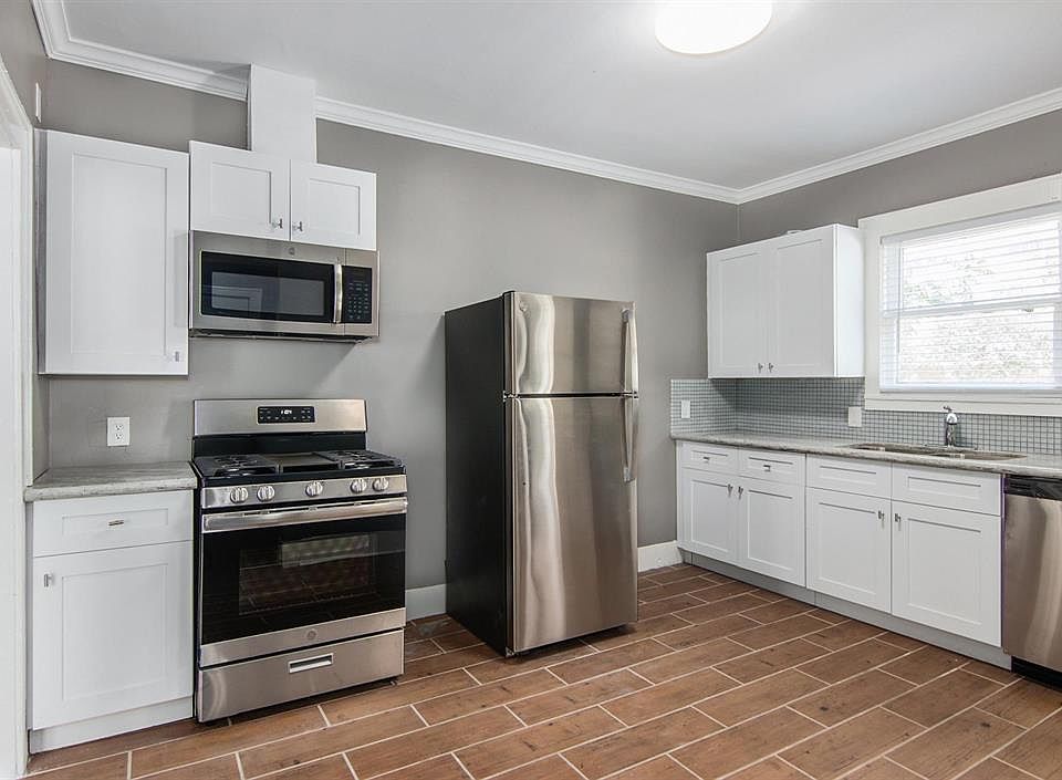 Unit 1 - Kitchen with new stainless steel appliances