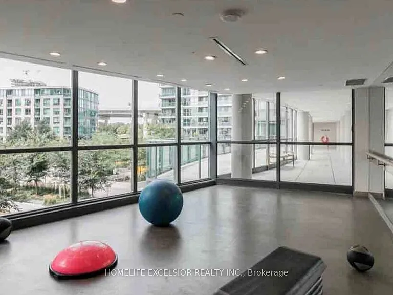215 Fort York Blvd S #2903 — Photo 23
