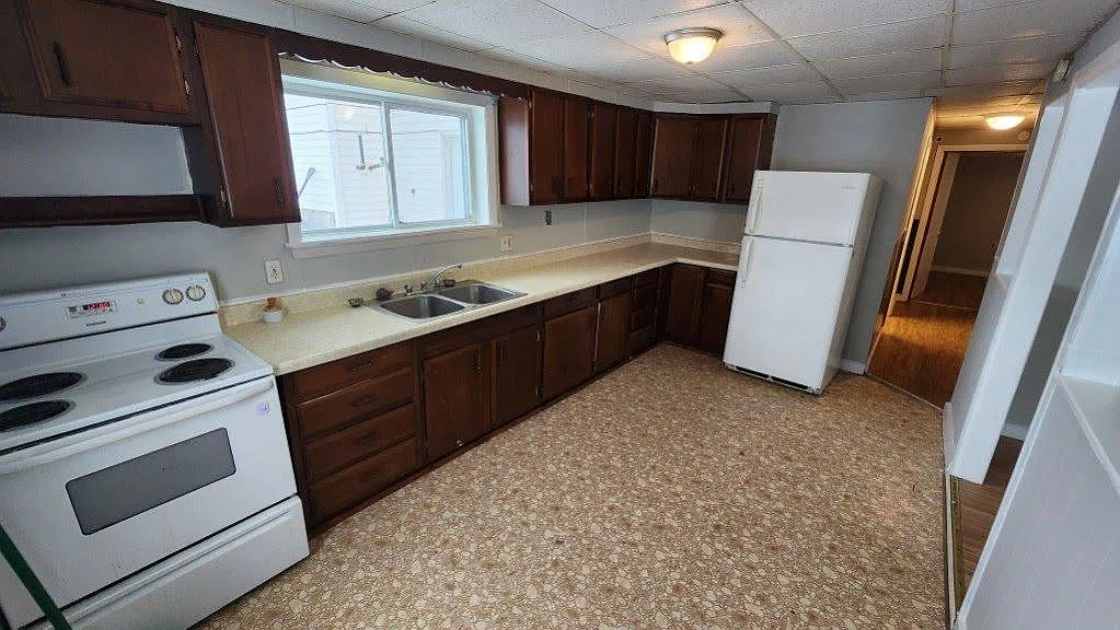 2 bed, $1,100 — Photo 3