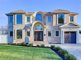 58 Fountain Ln, Jericho, NY