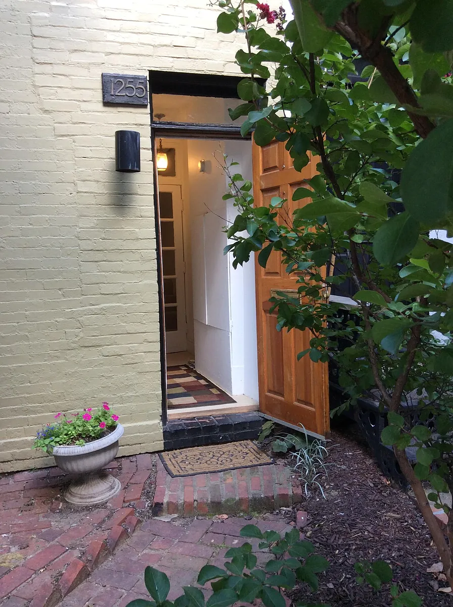 Building Photo - 1255 35th St NW #2