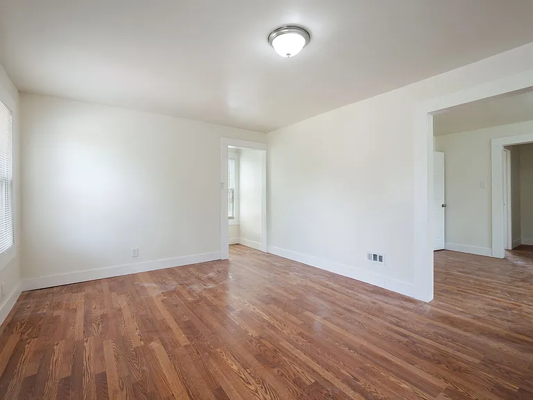 615 W Hollywood — Photo 24