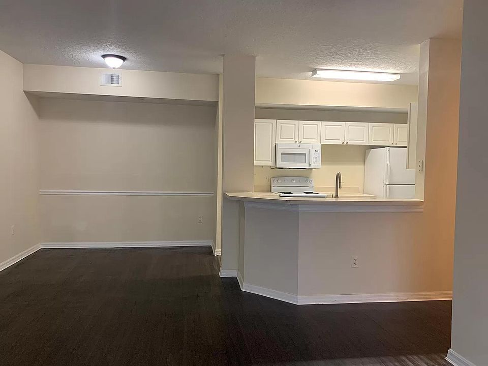 1st image of 5560 Metrowest Blvd #31f7a3217
